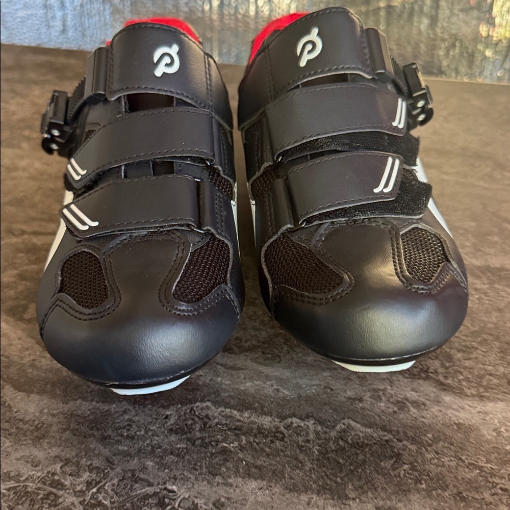 Peloton Black and Red Cycling Shoes. W 9 - Picture 2 of 9